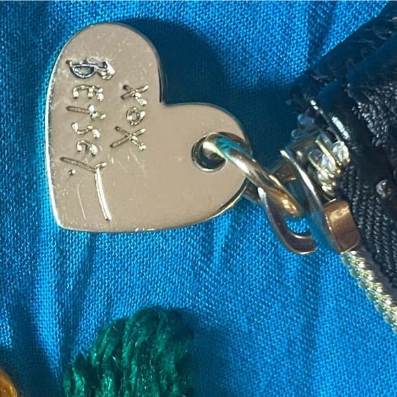 Tan and black Betsey Johnson zip up bag. Apx 8 x 6” EUC with no noted flaws! - Picture 2 of 9